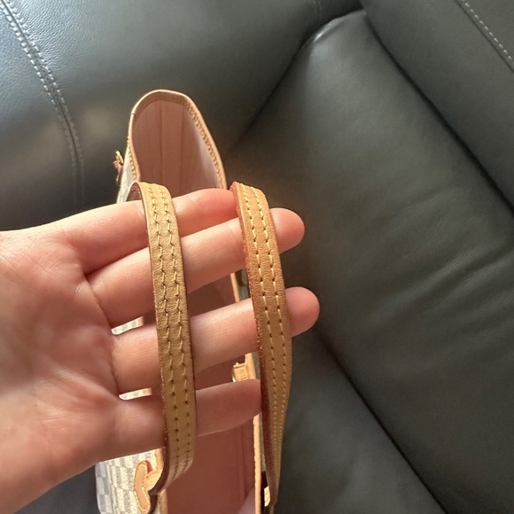 Louis Vuitton Neverfull MM - Picture 3 of 7